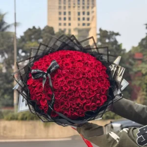 100 Rose bouquet